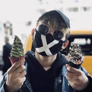 Meet your Posher, Tri tul